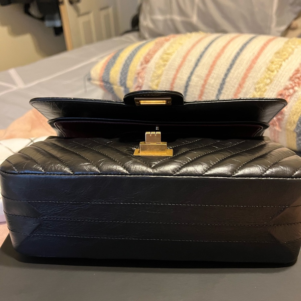 Chanel Reissue 225 - Picture 5 of 6